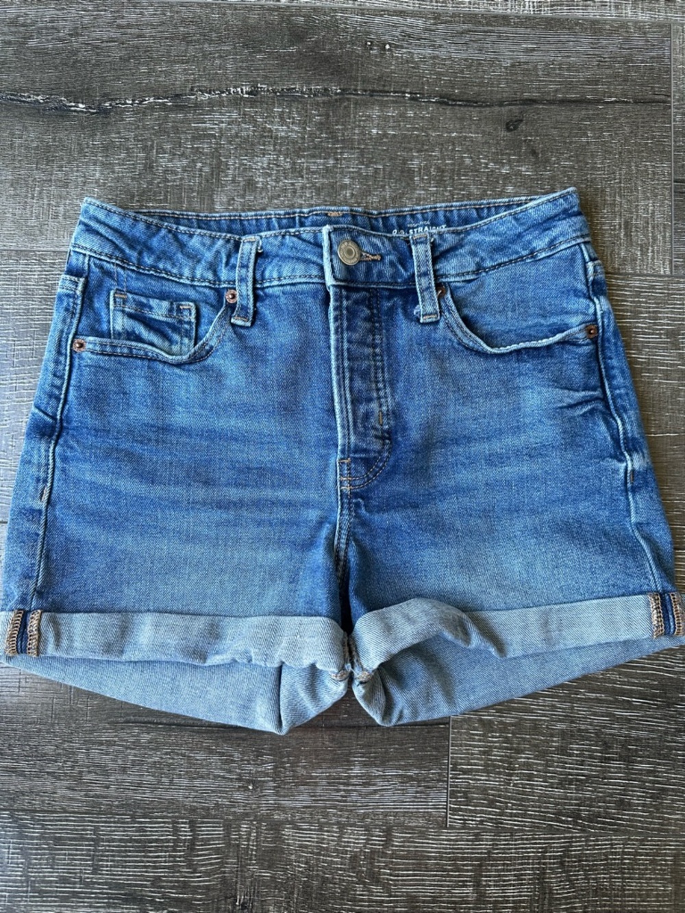Old Navy Women’s O.G. Straight High-Rise Denim Shorts 2